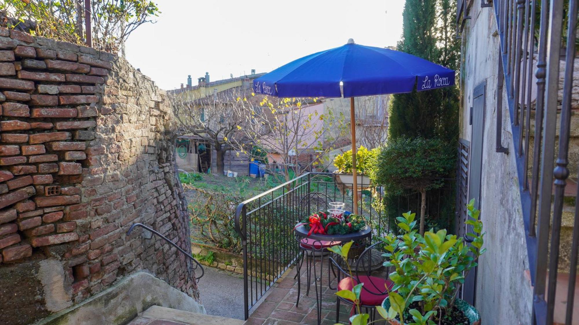 Appartamenti La Rocca Palaia Exterior foto
